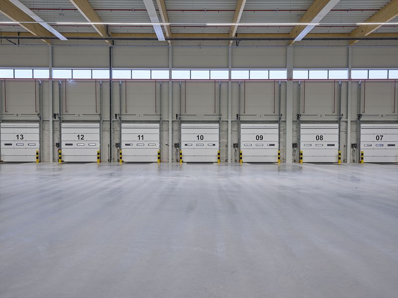 Duurzaam logistiek gebouw met hybride constructie op Schiphol Oost